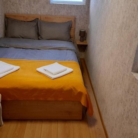 Yellow Apartment Tiflis Dış mekan fotoğraf