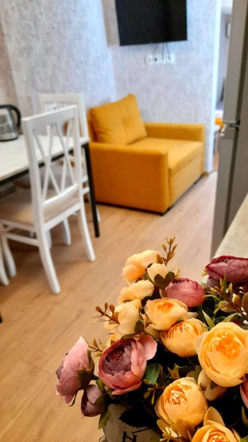 Yellow Apartment Tiflis Dış mekan fotoğraf