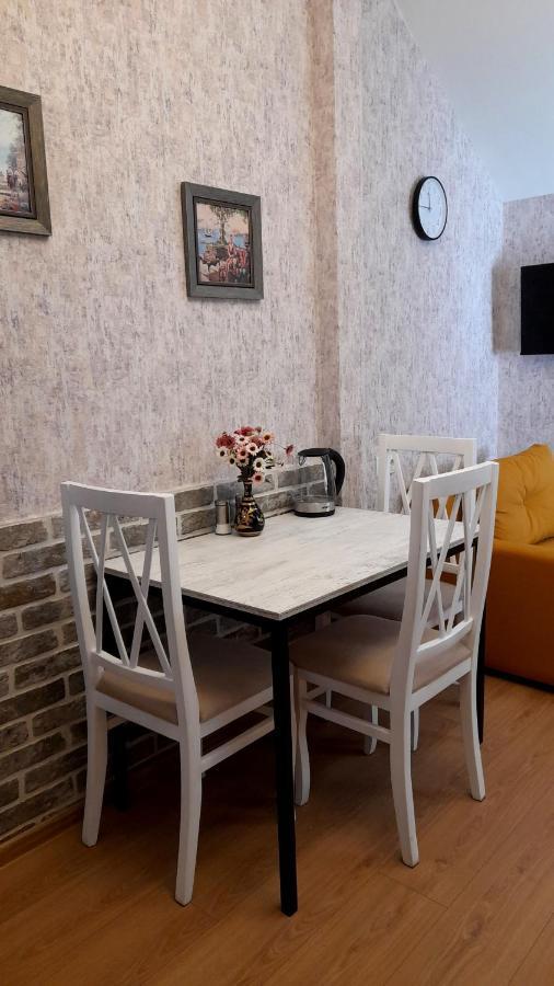 Yellow Apartment Tiflis Dış mekan fotoğraf